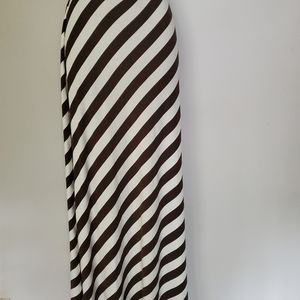 TOMMY BAHAMA brown and white skirt.